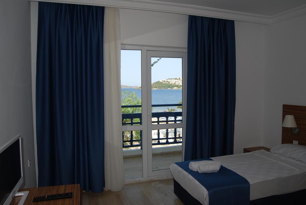 Club Blue White All Inclusive Turgutreis Quarto foto