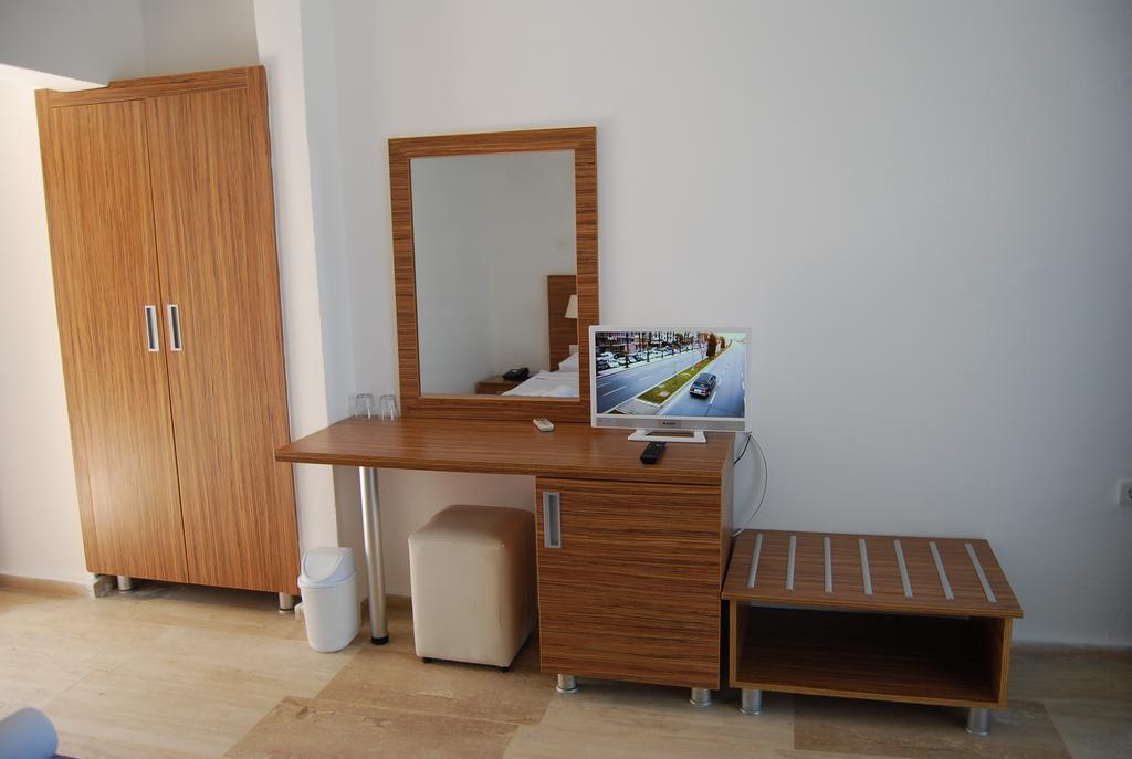 Club Blue White All Inclusive Turgutreis Quarto foto