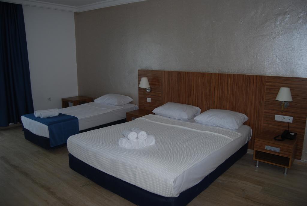 Club Blue White All Inclusive Turgutreis Quarto foto