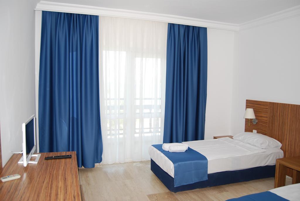 Club Blue White All Inclusive Turgutreis Quarto foto
